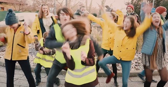 Jeunes gilets jaunes